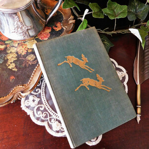 ☆゜+.1945年　鹿の絵本　古書　イラスト豊富　英国の児童書　物語　アンティークブック　ヴィンテージ本　洋書　古書　レトロ