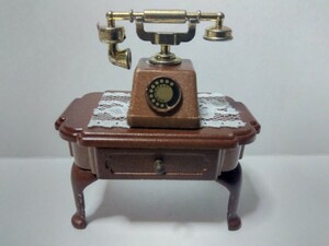 シルバニアファミリー 　初期　テレフォンテーブルセット　アーバンライフ　電話、電話台　1987 日本製　 ミニチュア 玩具