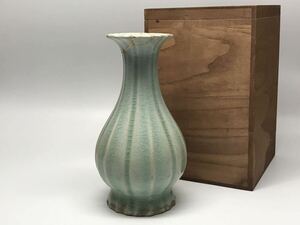 『中国古美術』宋代　青磁花瓶　本物保証　直しあり