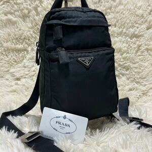 PRADA ナイロンリュック 黒 バッグ 三角プレートロゴ レザー ブラックbag バックパック 定番人気 リュックサック レディース プラダ