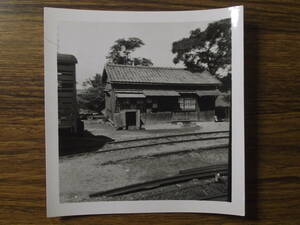 古写真　歴史資料　1949年9月長崎県長崎市　小規模N.r.へ向かう途中駅　写真裏撮影年月日と英文　訳すると　
