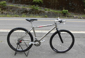 1円～Panasonic クロスバイク TITANISSIMO OGK SHIMANO 24段 26インチ 2.10型 シルバー色 5418