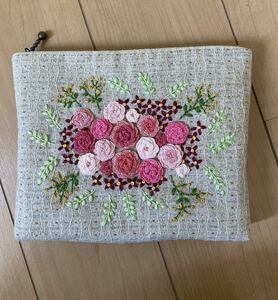 刺繍ポーチ　生成り