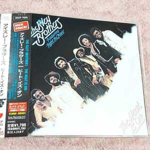THE ISLEY BROTHERS アイズレーブラザーズ　/ THE HEAT IS ON、 ファイト　ザ　パワー　日本盤CD 帯付き、歌詞ライナー付き