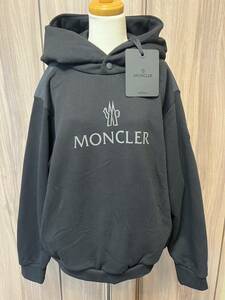 Sサイズ【未使用】MONCLER Same But Hoodie ロゴ パネル パーカー　ブラック　黒色　◆定価8.5万円◆　人気男女兼用モデル