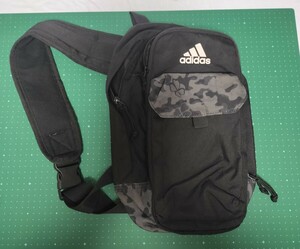 adidas /アディダスボディバッグ