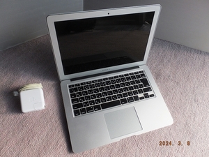 MacBook Air 13-inch 2015 シルバー SSD256 メモリ4 バッテリ新品