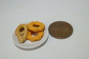 ☆937☆リカちゃん　小物　食べ物　おやつ　ドーナツ☆ミニチュア　ドールハウス