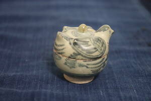 宋胡録　蓋物　香合　染付鳥型　茶道具　１４～５世紀　