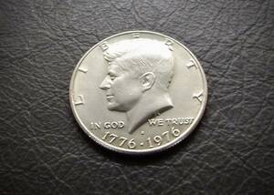 極美〜美品 　ケネディ1776-1976 建国２００年記念50セント硬貨　D刻印 送料無料です。（15663） USA 貨幣 ハーフダラー アメリカ