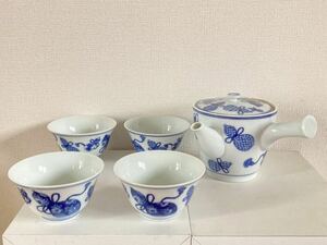 レア◆同梱大歓迎◆made in Japan◆有田焼◆鍋島華山◆湯呑4個+急須1個のset◆お茶器◆年代モノ◆未使用◆新古品