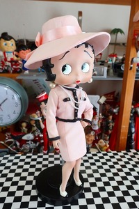 爆レア★絶版★ベティちゃん Betty Boop 60s オールドファッション 真珠のネックレス＆イヤリング ピンクスーツ ハット