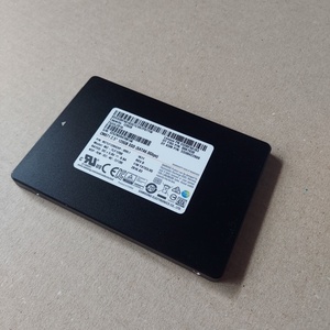 SATA SSD 120GB Samsung CM871 6.0Gbps MZ7LF120HCHP-000L1 / USB3.0外付けケース