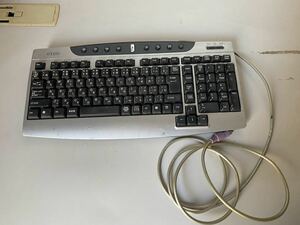 OSSIO キーボード TRI-750（J）【ジャンク品】