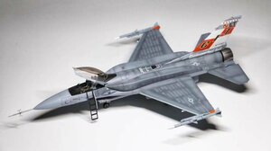 ハセガワ 1/48 アメリカ海軍 F-16C 組立塗装済完成品