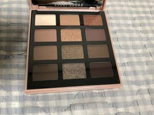 ☆BOBBI BROWN　ボビィブラウン　アイシャドウパレット　NUDEDRAMAⅡ　限定　未使用☆