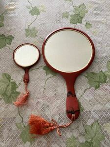 アンティーク　古い手鏡 ２つまとめて　昭和レトロ　赤い鏡　USED品　長期保管品　昭和初期〜中期