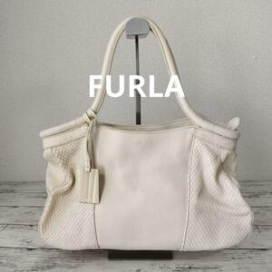 訳あり フルラ FURLA レザーバック ウロコ 型押し ホワイト