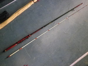 鯊 ハゼ カーボングラス（43）漆和竹グリップ/ライン中通し3段　雨月硬調27 長さ251　アウターガイド付きの先ロッド付属で2刀流収納時103㎝
