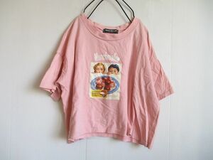 美品USED＊女の子と男とロゴプリントショート丈Ｔシャツ