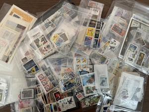 切手　まとめ売り　大量　海外切手　日本切手　封筒　海外テレカード　未使用多数