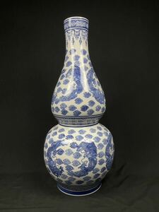 香10) 中国美術 雲龍図 染付 磁器製 高さ77cm 瓢箪型 青華 青花 壺 花瓶 染付 双龍 古美術 飾壺 花器 古玩 壺 飾り オブジェ 古玩