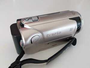 ビデオカメラ　JVC Everio GZ-HM670-ｎ　スペアバッテリー、ケース付き