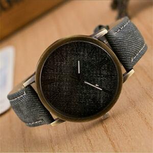 新品　腕時計　カジュアル　ブラック　黒色　62