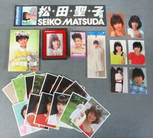 松田聖子　サンミュージック聖子カード14枚　サンミュージックブロマイド6枚　フォトスタンド他　中古品！