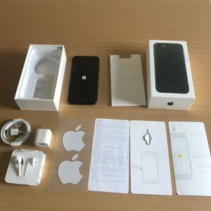 303-0153 Apple iPhone 7 A1779 MNCE2J/A ブラック　32GB docomo 利用制限○