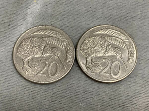 送料無料★2枚セット・1986年　ニュージーランド エリザベス女王　20セント　キウイバード 　コイン・硬貨