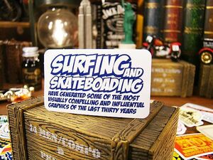 アメリカン　アドバタイジング　ステッカー　Sサイズ　（No.42/SURFING）　アメリカン雑貨　アメリカ雑貨　