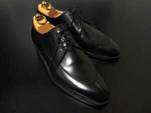 美品 フェラガモ 7EE Ferragamo Vチップ ドレスシューズ 黒 8498