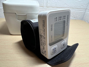 オムロン 手首式血圧計 HEM-6121 動作確認済み