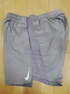 ”NIKEナイキ“【DRI - FIT サイドメッシュ切り替えトレーニングショートパンツ】◆Mサイズ　グレー