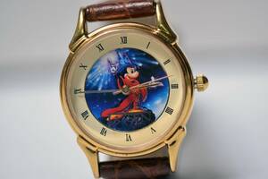 即決　ディズニー　クリスチャン・ラッセン　　 ミッキーマウス 　クォーツ時計