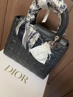 Lady Dior バッグ ミディアム