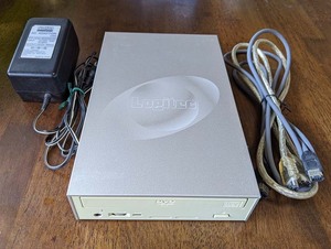 Logitec ロジテック　外付けDVD-R/RW ドライブ　レコーダー　FireWire IEEE 1394(6pin) ケーブル2本付き　ジャンク　★送料無料★　　