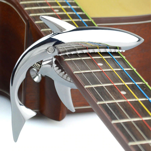 【SHARK CAPO GC-30】No.2 シルバー シャークカポ 高品質 新品 6弦 ギター エレキ アコギ カポタスト