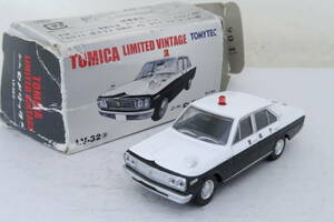 トミカ NISSAN CEDRIC 日産 セドリック パトカー 箱傷み 1/64 TOMICA LIMITED VINTAGE ロイ