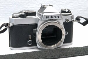 Nikon ニコン 昔の高級一眼レフカメラ FE（銀）ボディ 希少な作動品（腐食なし）