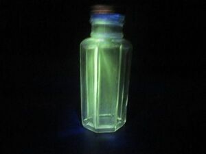 蔵出し　当時物　高さ20.6センチ　和硝子　水飴瓶　ガラス瓶　透明硝子　蓋付　空瓶　ウラン硝子　六角瓶　昭和レトロ