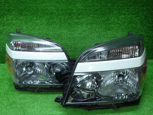 トヨタ　AZR60/65　ヴォクシー　後期　ヘッドライト左右　HID　28-183　240329005