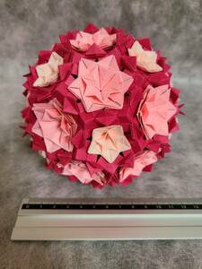 1スタ!　折り紙　ハンドメイド　豪華な花のくす玉　ピンク系