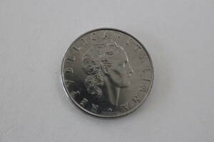 イタリア硬貨　５０リラ　コイン　旧硬貨　１９７４年　