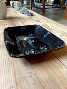 現代陶芸作家　伊藤聡信　色絵角皿　黒　21×18.5　センチ　　/　プレート　中皿