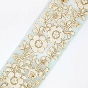 インド刺繍リボン 約68mm 花 水色 白