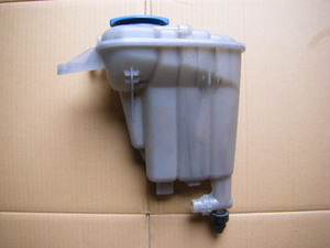 ★AUDI/アウディ A4 ALLROAD QUATTRO/A4オールロードクワトロ（8KC/B8) ★Expansion tank/ラジエターサブタンク/8K01214030