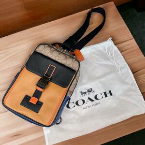 【ほぼ新品】 COACH ワンショルダー シグネチャー スリングショルダー ビジネスバッグ ボディバッグ C2721