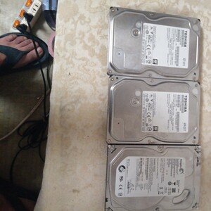 中古 東芝 TOSHIBA DT01ACA300 1TB x 2 Seagate 2TB 3.5インチ SATA HDD 三個